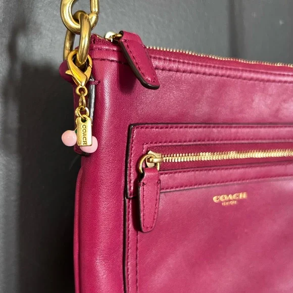 Coach 47989 Legacy Leather
Swingpack Crossbody Bag - Picture 4 of 16